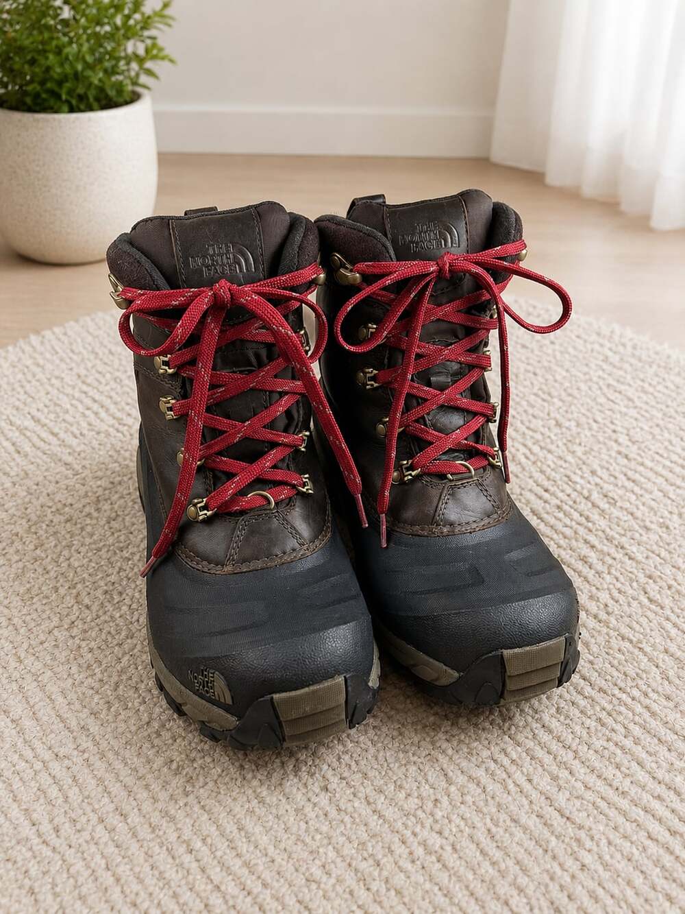 The North Face Chilkat II Luxe Boots, Men's 8.5 (US), 41 (EU)
